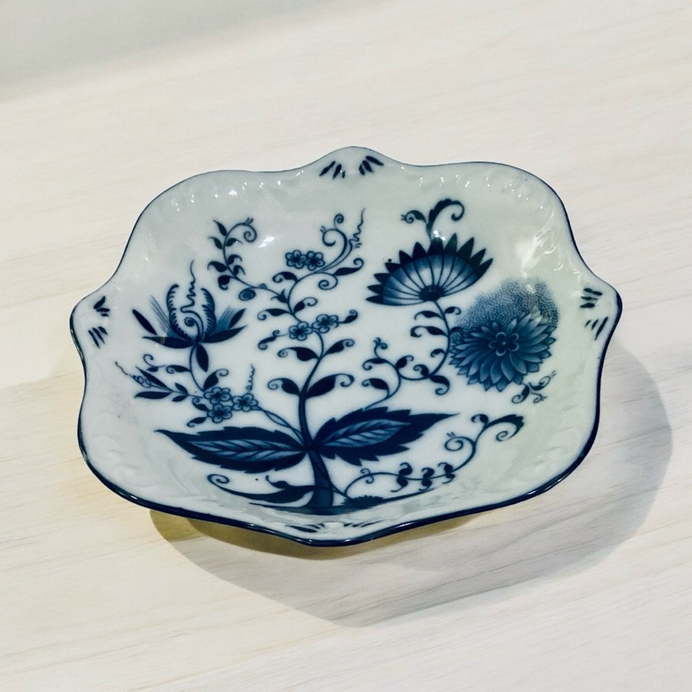 Vintage Blue Onion Porcelain Crossed Sword Germany Candy Serving Dish